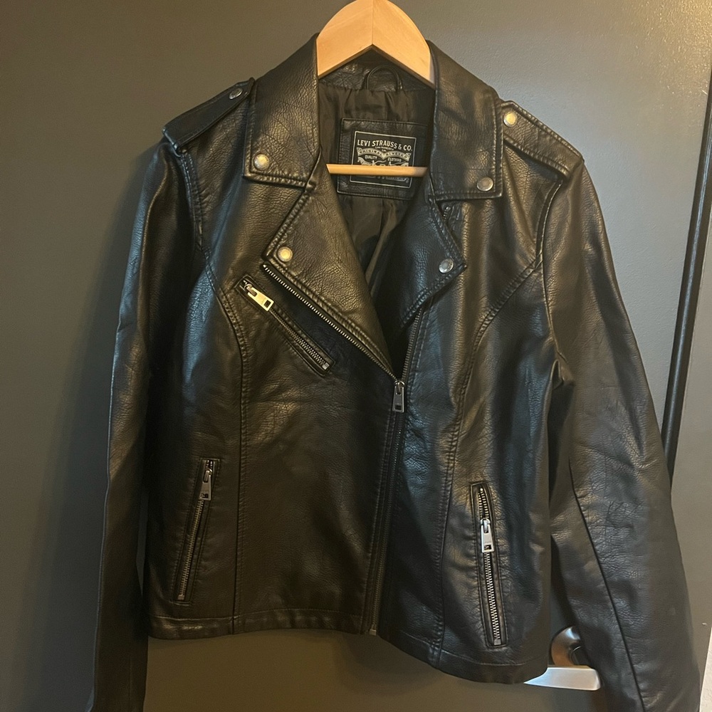 Levi's Women's Classic Black Leather Jacket